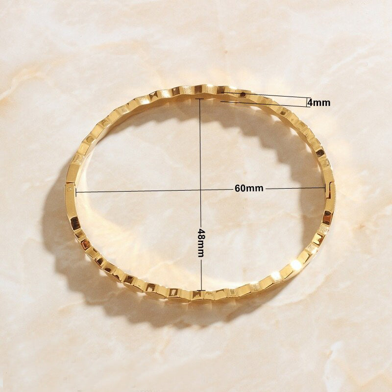 Gold Hexagonal Honeycomb Bangle Bracelet showing measurements in millimetres.